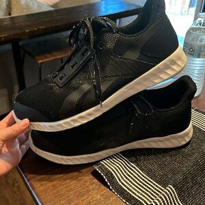 Reebok men shoes, memory technology massage 2.0